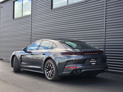 New 2026 Porsche Panamera 4 image 3