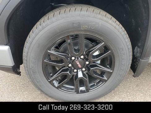 New 2026 GMC Sierra 1500 Elevation image 32