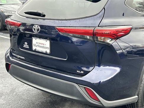Used 2023 Toyota Highlander XLE image 11