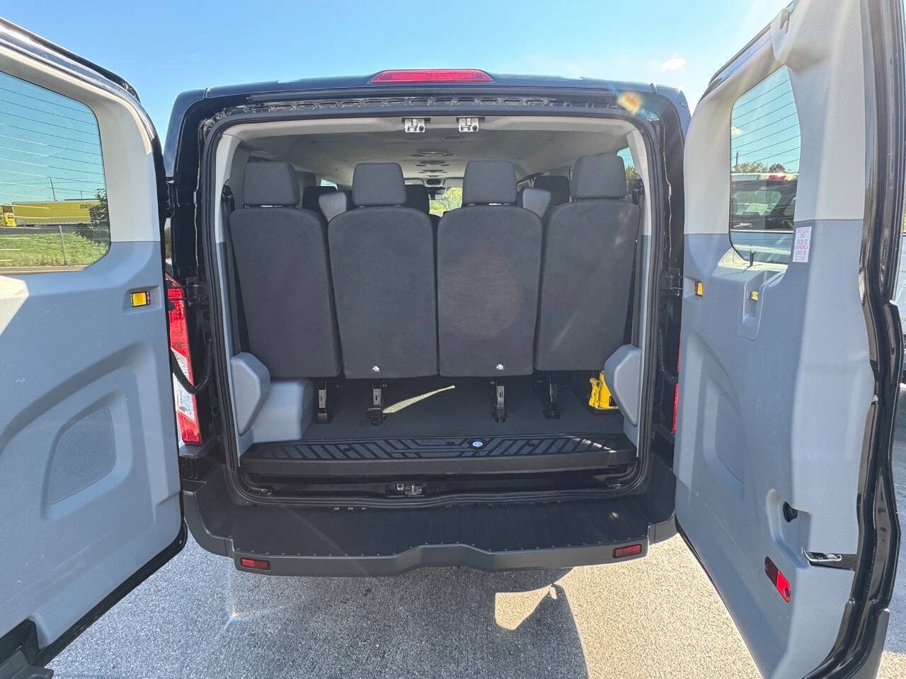 Used 2018 Ford Transit 350 XL RWD image 7
