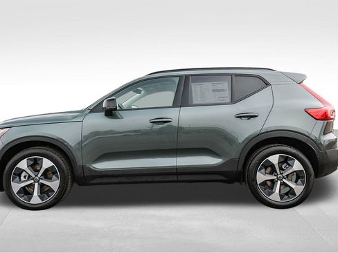 New 2026 Volvo XC40 B5 Plus w/ Protection Package Premier image 8