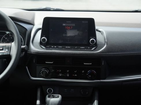 Used 2021 Nissan Rogue S FWD image 25