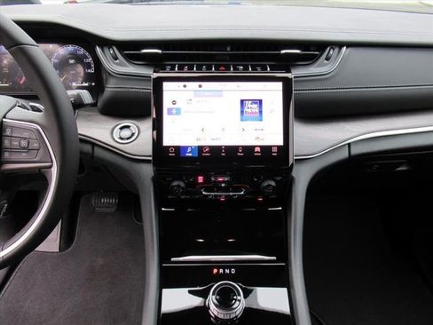 New 2025 Jeep Grand Cherokee L Limited w/ Black Appearance Package image 20