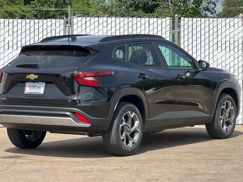 New 2026 Chevrolet Trax LT w/ Driver Confidence Package FWD image 4