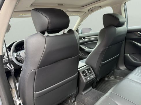 Used 2021 Honda Accord Touring image 25