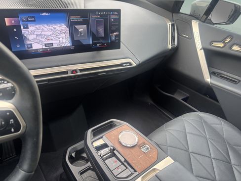 Used 2023 BMW iX xDrive50 w/ Premium Package image 12