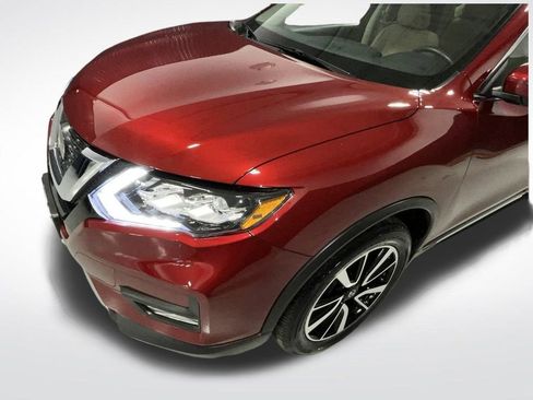 Used 2020 Nissan Rogue SL w/ Premium Package image 28