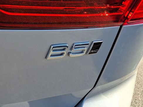 Certified 2024 Volvo XC60 B5 Ultimate image 30