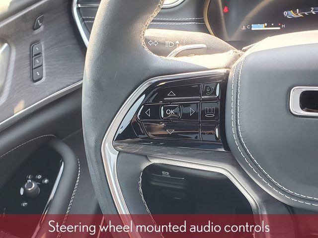 Certified 2024 Jeep Grand Cherokee Overland w/ Luxury Tech Group IV AWD/4WD image 21