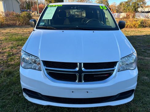 Used 2015 Dodge Grand Caravan SE w/ Quick Order Package 29E SE image 2