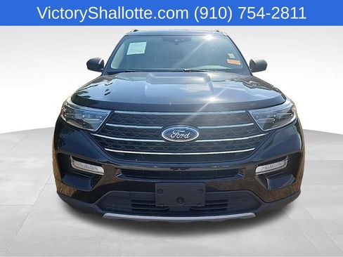 Used 2021 Ford Explorer XLT w/ Equipment Group 202A RWD image 3
