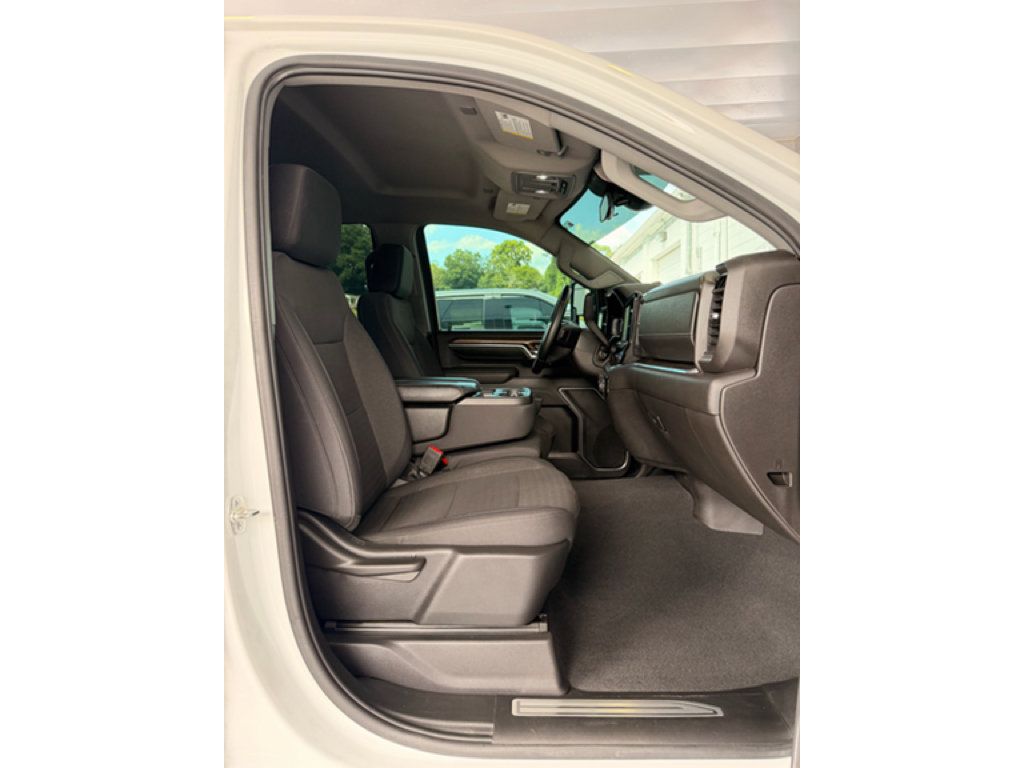 Used 2025 Chevrolet Silverado 2500 LT AWD/4WD image 18