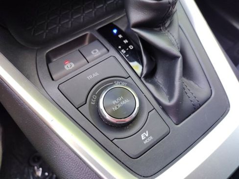 Used 2022 Toyota RAV4 XLE w/ Convenience Package AWD/4WD image 27