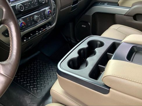 Used 2016 Chevrolet Silverado 1500 LTZ Z71 w/ LTZ Plus Package AWD/4WD image 16