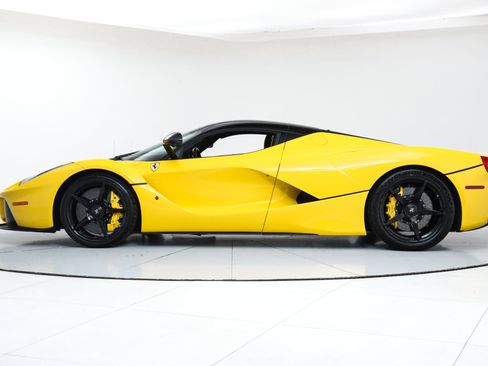 Used 2014 Ferrari LaFerrari image 4