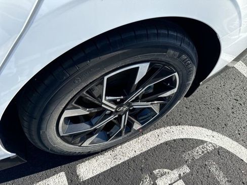 Used 2024 Hyundai Sonata SEL image 16