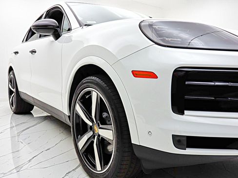 Used 2024 Porsche Cayenne Coupe AWD/4WD image 22