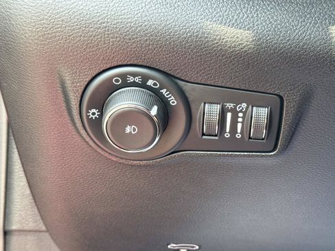 Certified 2025 Jeep Compass Limited AWD/4WD image 19