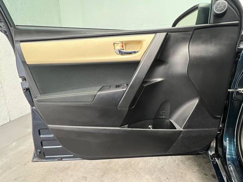 Used 2017 Toyota Corolla LE FWD image 7