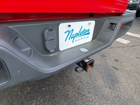 Used 2022 Jeep Gladiator Sport image 25