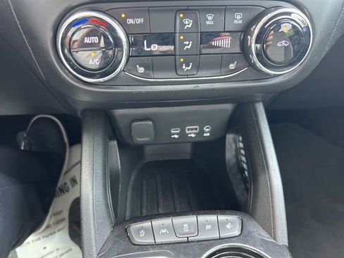 Used 2021 Chevrolet TrailBlazer LT w/ Convenience Package FWD image 14