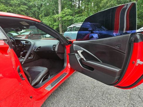 Used 2017 Chevrolet Corvette Stingray Coupe w/ Carbon Flash Badge Package image 47
