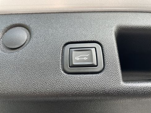 Used 2018 Chevrolet Equinox LT FWD image 28