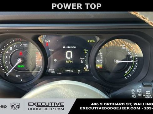 Used 2024 Jeep Wrangler Unlimited Sahara w/ Technology Group AWD/4WD image 15