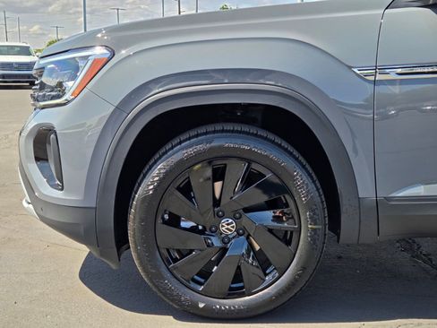 New 2026 Volkswagen Atlas Cross Sport SE AWD/4WD image 5