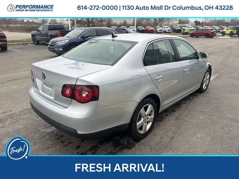 Used 2009 Volkswagen Jetta SEL image 4