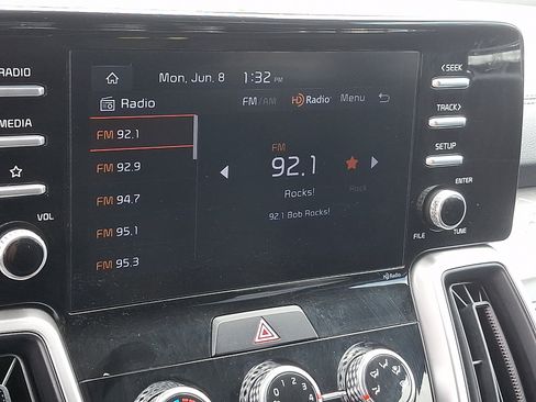 Used 2022 Kia Sorento LX AWD/4WD image 16