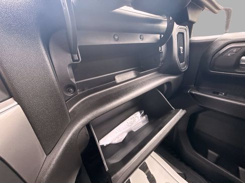 Used 2022 Chevrolet Silverado 1500 Custom AWD/4WD image 24