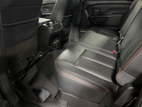 Used 2024 Nissan Titan PRO-4X w/ Pro-4x Convenience Package image 15