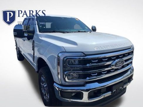 Used 2025 Ford F350 Lariat w/ Lariat Ultimate Package image 1
