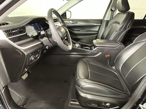 Used 2023 Jeep Grand Cherokee 30th Anniversary AWD/4WD image 12