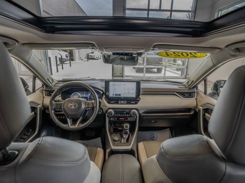 Used 2024 Toyota RAV4 Limited w/ Advanced Technology Package AWD/4WD image 27