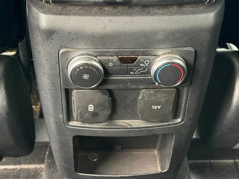 Used 2020 Ford Explorer XLT w/ Equipment Group 202A AWD/4WD image 18