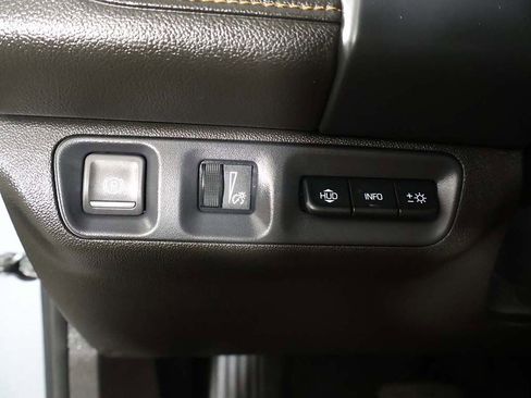 Used 2023 GMC Acadia AT4 w/ Technology Package AWD/4WD image 40