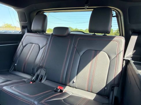 Used 2024 Ford Expedition Limited RWD image 18
