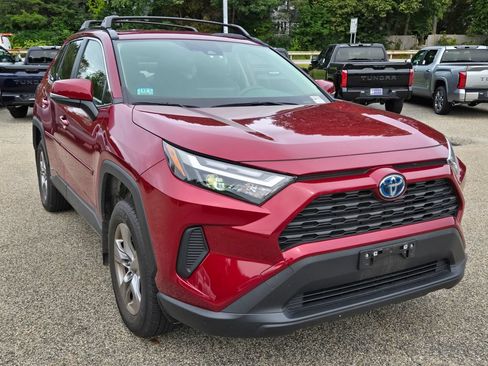 Used 2024 Toyota RAV4 XLE w/ Weather Package AWD/4WD image 8
