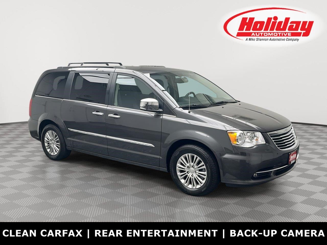 Used 2015 Chrysler Town & Country Touring-L w/ Driver Convenience Group FWD image 1