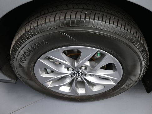 Certified 2024 Toyota Sienna XLE AWD/4WD image 14