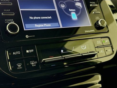 Used 2022 Toyota Prius LE image 16