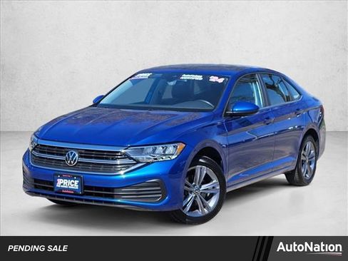 Used 2024 Volkswagen Jetta SE image 1