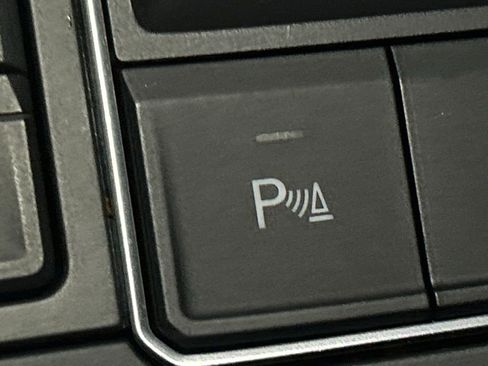 Used 2021 Volkswagen Atlas Cross Sport SE w/ Panoramic Sunroof Package image 54