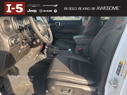 New 2026 Jeep Wrangler Unlimited Rubicon w/ Technology Group image 12