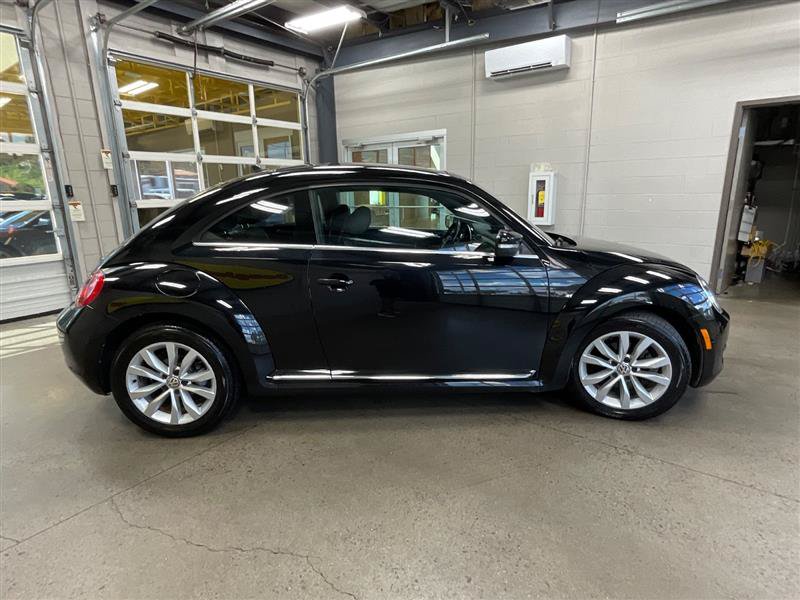 Used 2015 Volkswagen Beetle TDI FWD image 6