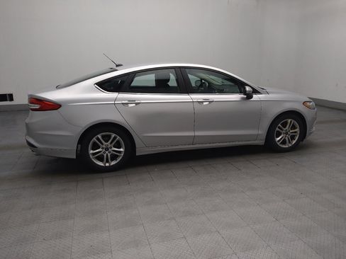 Used 2018 Ford Fusion SE w/ Fusion SE Technology Package FWD image 10