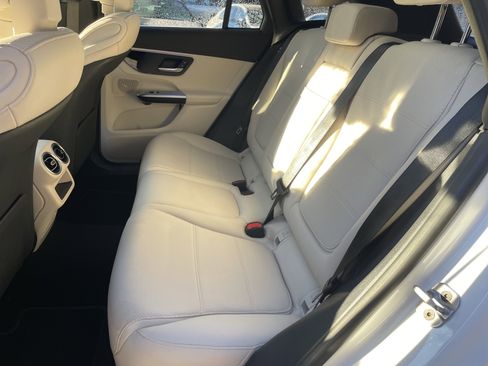 Certified 2025 Mercedes-Benz GLC 300 image 40