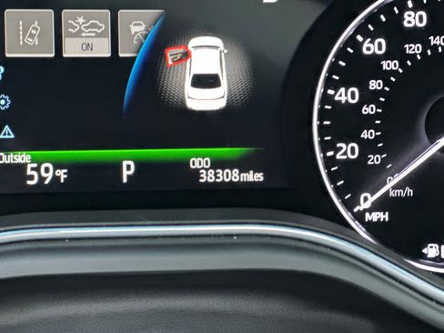 Used 2022 Toyota Avalon Limited image 18